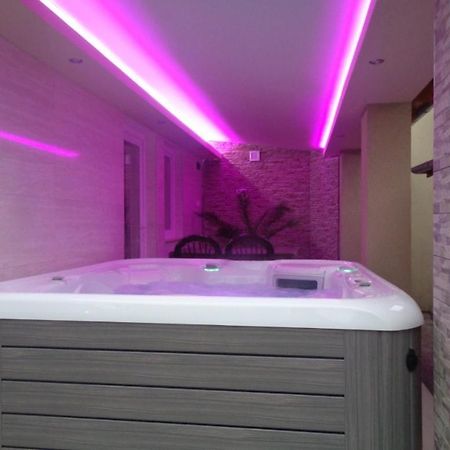 Medea Apartman Buk Ngoại thất bức ảnh
