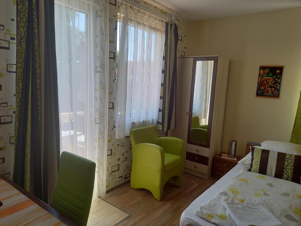 Medea Apartman Buk Ngoại thất bức ảnh