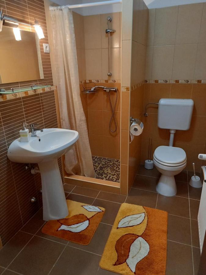 Medea Apartman Buk Ngoại thất bức ảnh