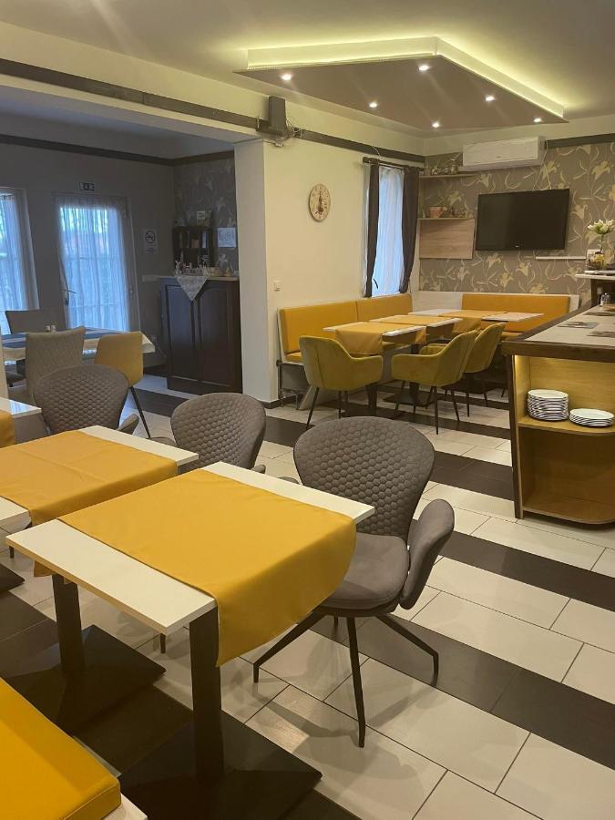 Medea Apartman Buk Ngoại thất bức ảnh