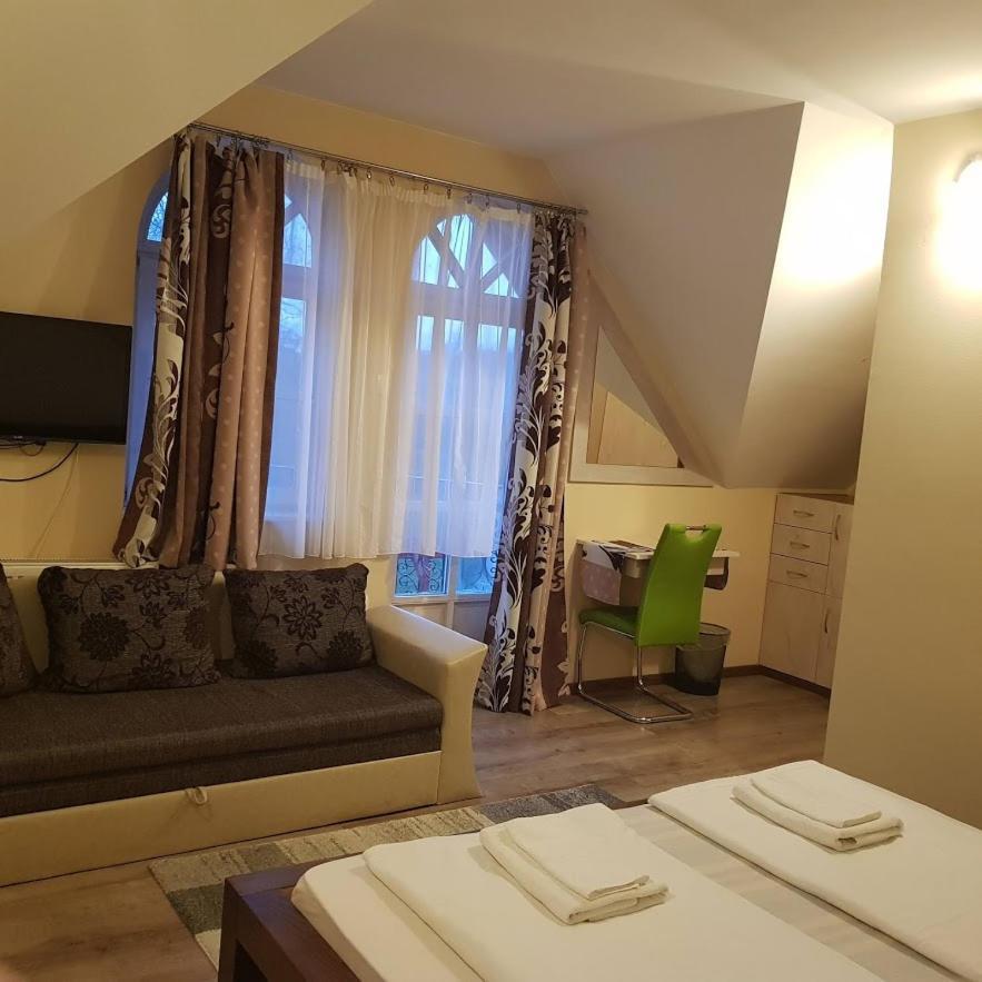 Medea Apartman Buk Ngoại thất bức ảnh