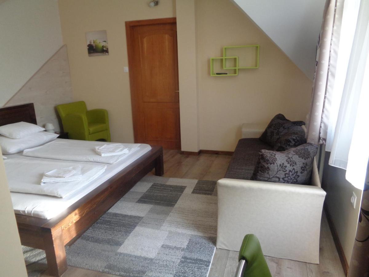 Medea Apartman Buk Ngoại thất bức ảnh